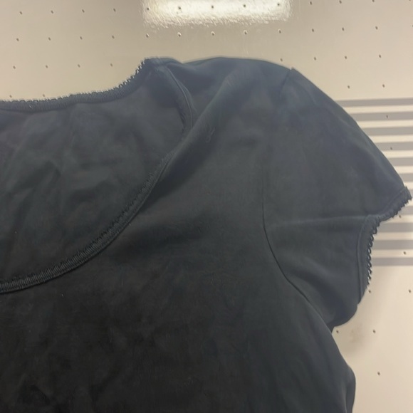 Simple Black Scalloped Tshirt - Picture 2 of 2